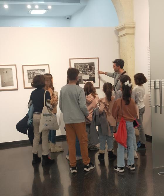Visita-taller infantil a la expo Colección Siquier