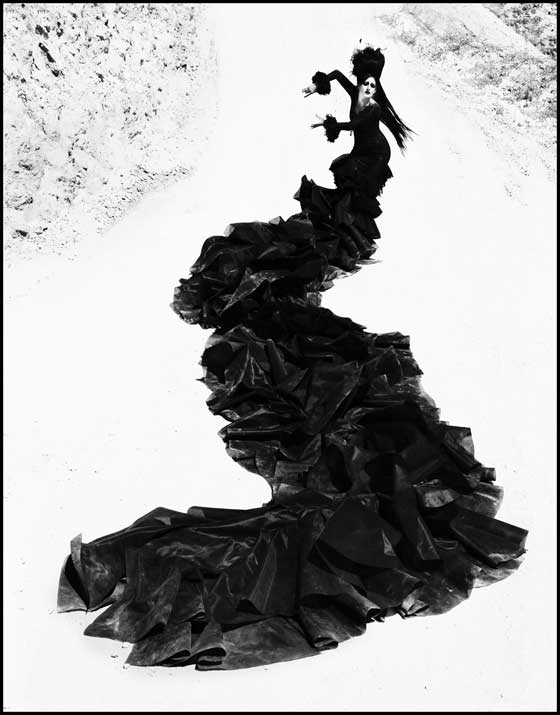 Black 6 white photograph of flamenco dancer Úrsula López, by Ruven Afanador.