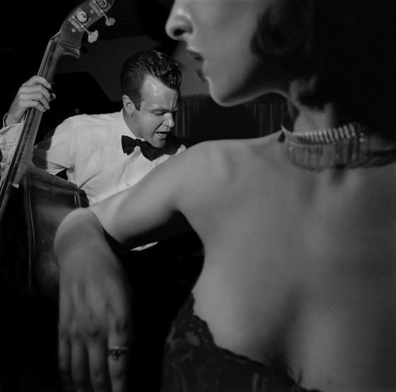 Copyright. Larry Fink. Little Brown Jug. California, 1999.